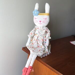 Floral Bunny Shelf Sitter